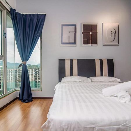 Flora Residence One South By Idealhub Seri Kembangan Luaran gambar