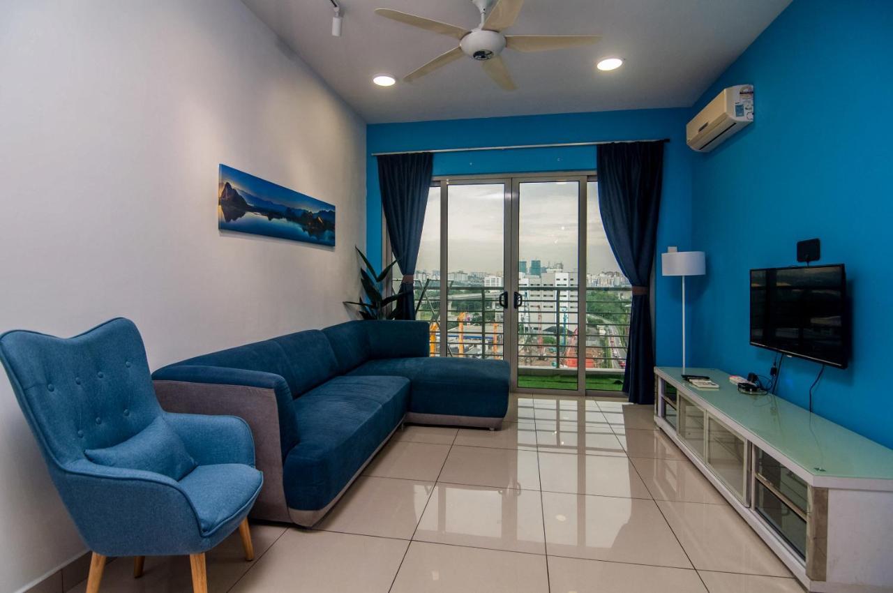 Flora Residence One South By Idealhub Seri Kembangan Luaran gambar