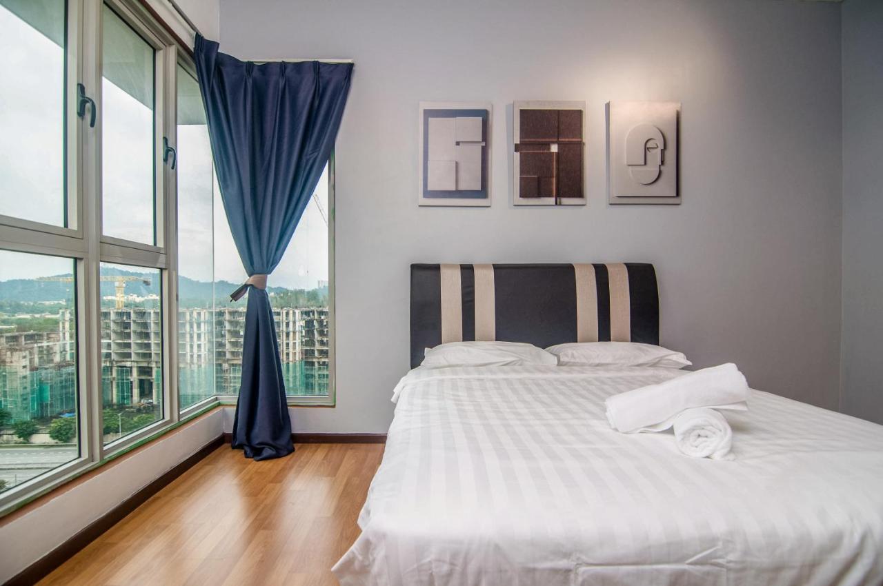 Flora Residence One South By Idealhub Seri Kembangan Luaran gambar