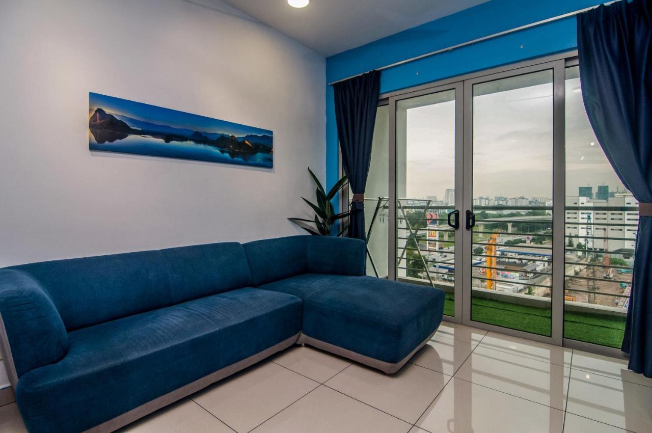 Flora Residence One South By Idealhub Seri Kembangan Luaran gambar